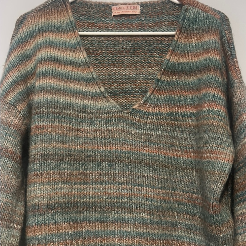 Urban Outfitters Green and Brown V-Neck Sweater - Picture 4 of 7